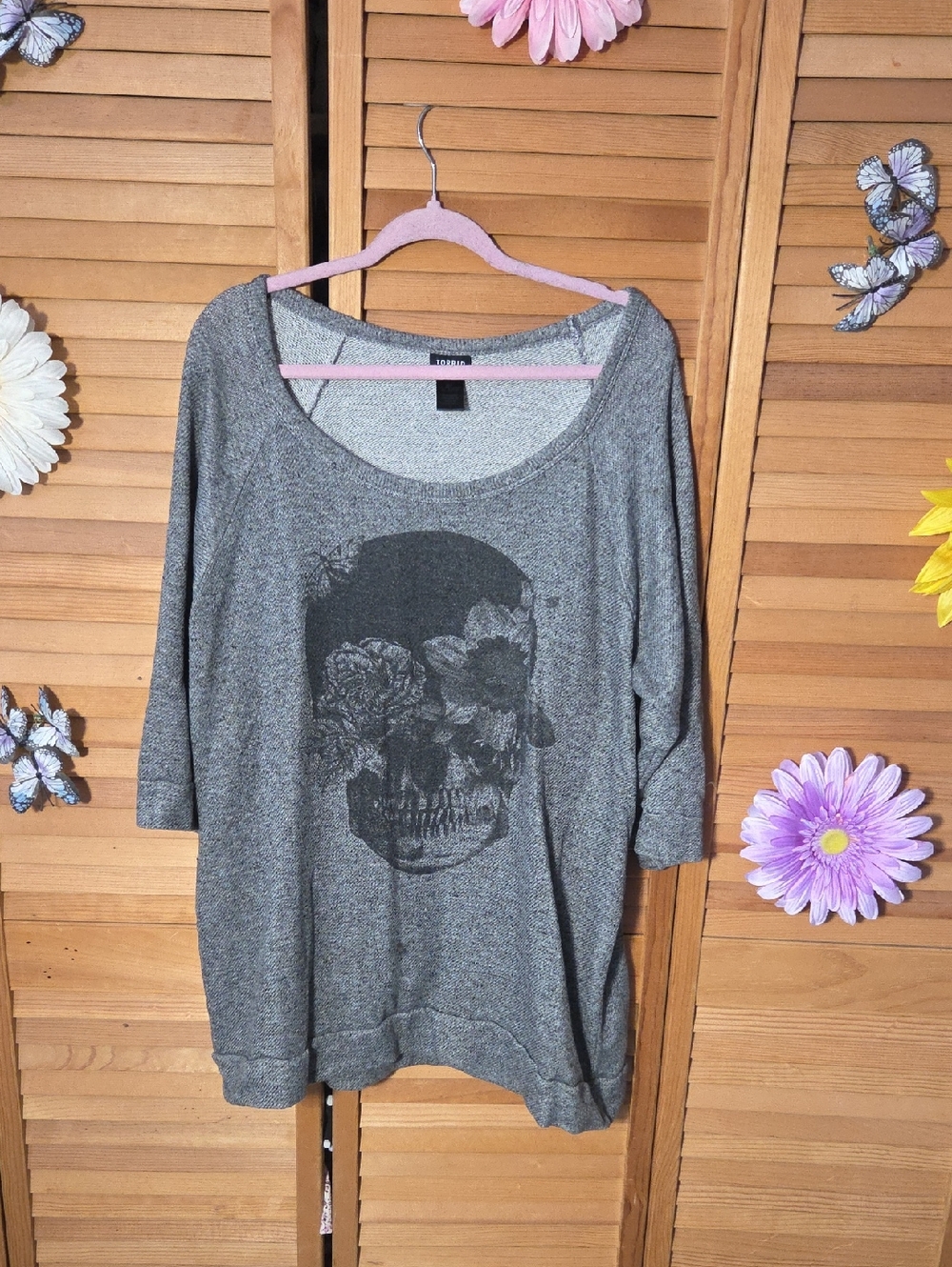 Torrid Vintage 2014 Gray Floral Skull Sweatshirt 3/4 Sleeves